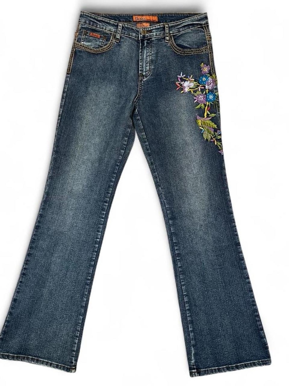 Vintage-Inspired Embroidered Blue Jeans - Floral Accent